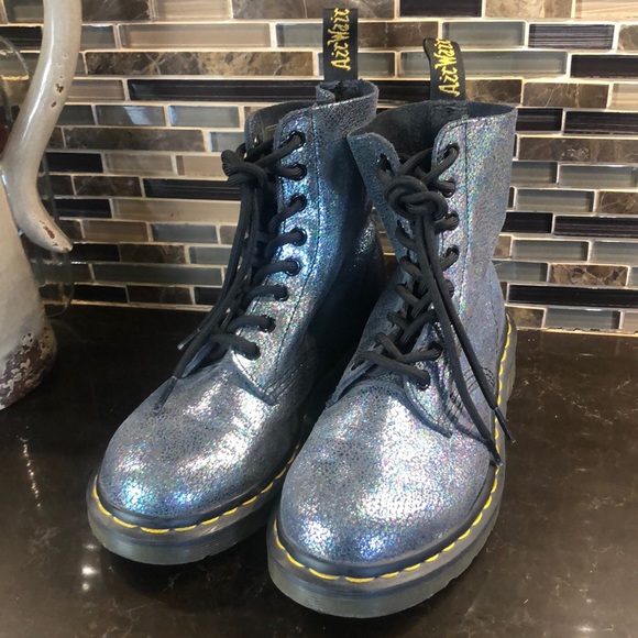 Dr Martens iridescent Pascal 8 eye hole combat - Picture 2 of 7